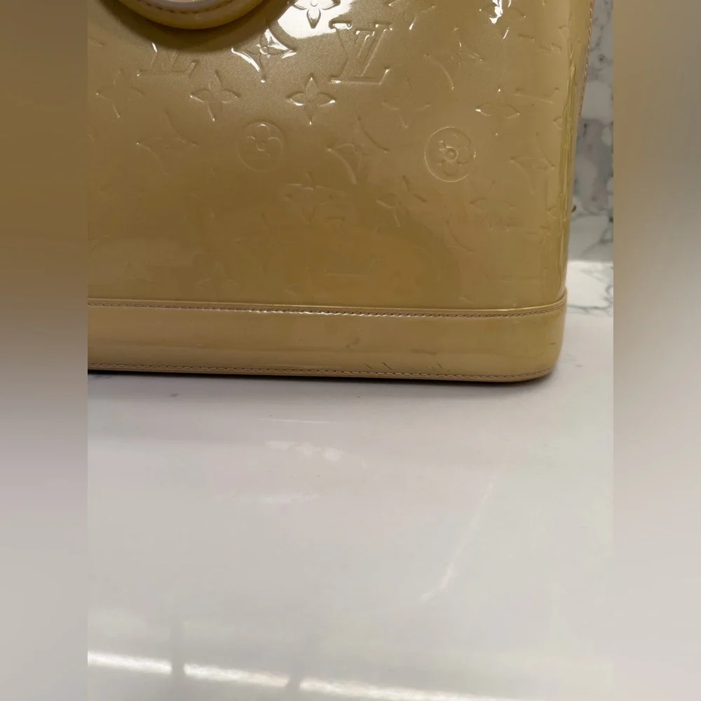 Louis Vuitton authentic Yellow Patent Leather Alma GM - Picture 2 of 11